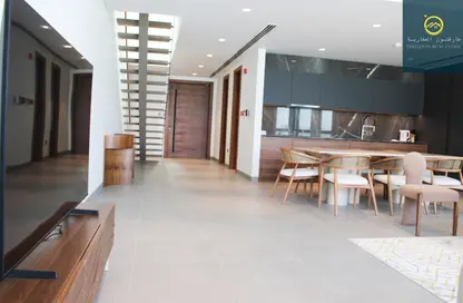 Duplex - 3 Bedrooms - 4 Bathrooms for rent in Amwaj Beachfront - Amwaj Islands - Muharraq Governorate