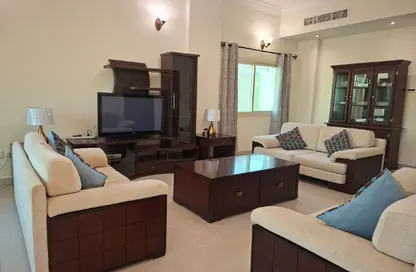 Apartment - 3 Bedrooms - 3 Bathrooms for rent in Al Juffair - Capital Governorate