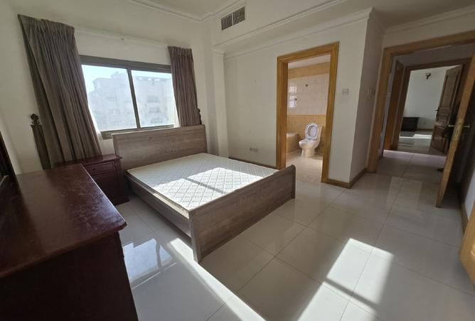 988282 - Property Image 2