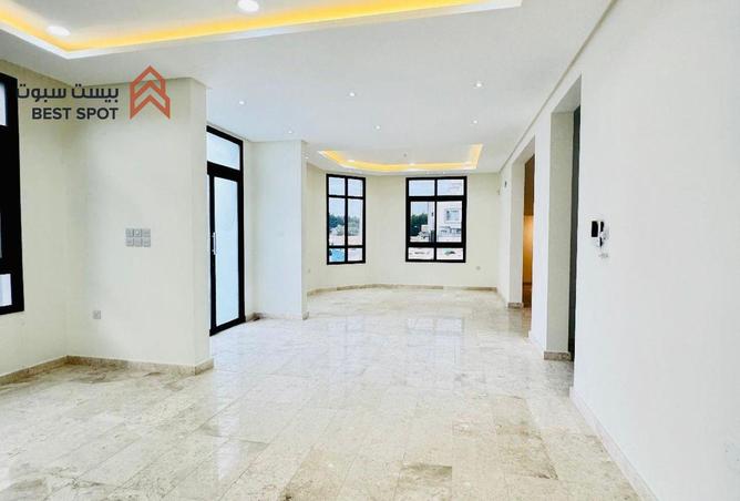 939588 - Property Image 3