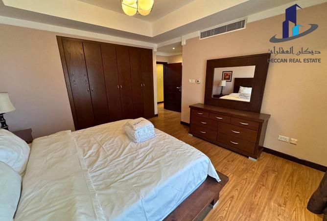 987406 - Property Image 2