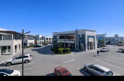 Retail - Studio - 5 Bathrooms for rent in Dumistan - Northern Governorate