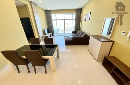 Living / Dining Room image for: Apartment - 2 Bedrooms - 2 Bathrooms for rent in Amwaj Marina - Amwaj Islands - Muharraq Governorate, Image 1