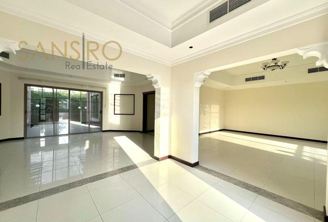 981190 - Property Image 2