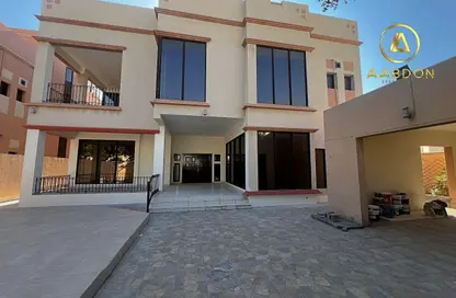 Villa - 5 Bedrooms - 6 Bathrooms for rent in Tubli - Central Governorate
