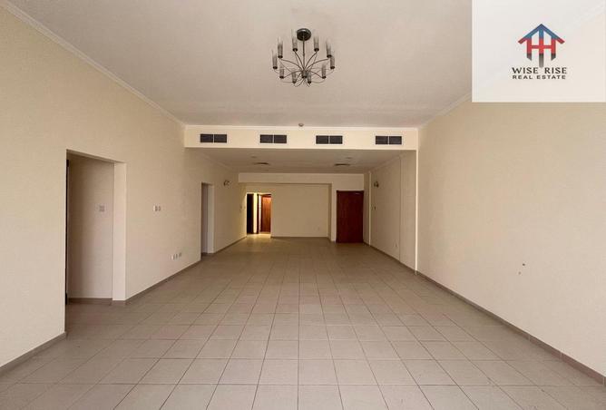 988525 - Property Image 2