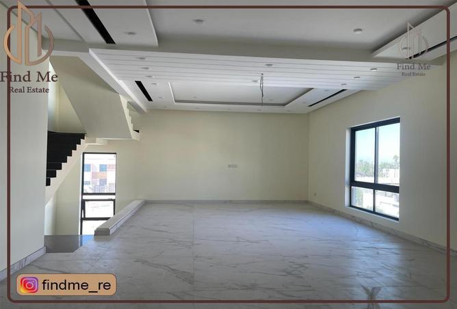 792879 - Property Image 2