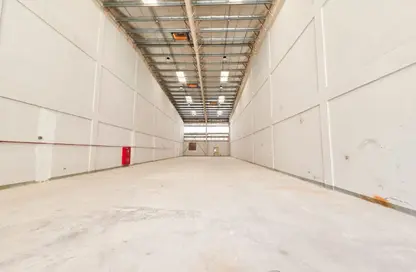 مستودع - استوديو - 1 حمام للايجار في سترة - المحافظة الوسطى