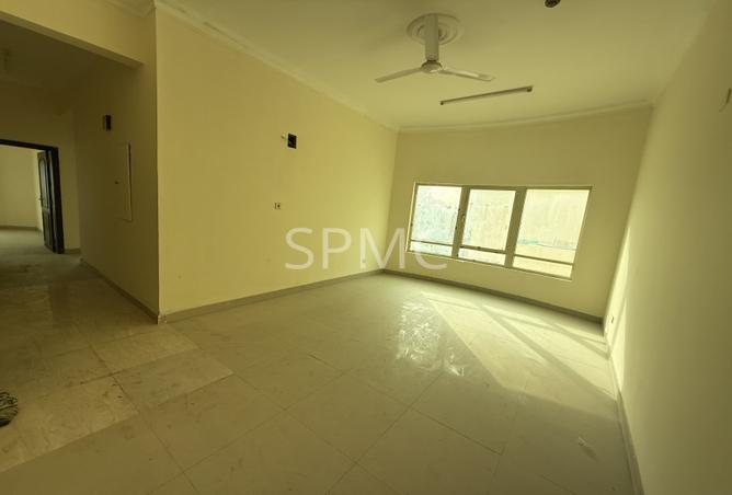 983716 - Property Main Image
