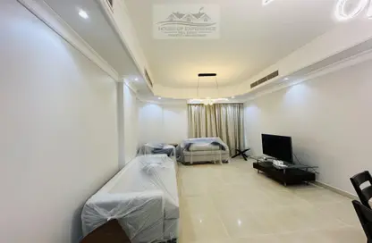 Room / Bedroom image for: Apartment - 3 Bedrooms - 2 Bathrooms for rent in Hoora - Capital Governorate, Image 1