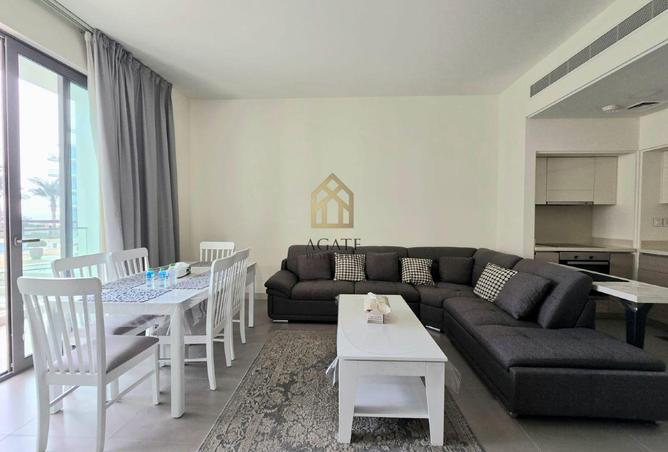 981712 - Property Image 2