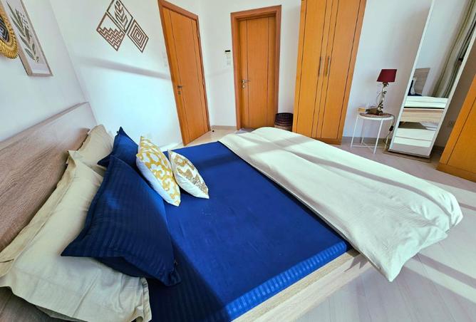 987065 - Property Image 2