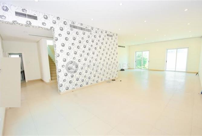 966203 - Property Image 2