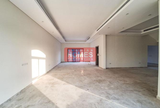 972140 - Property Image 2