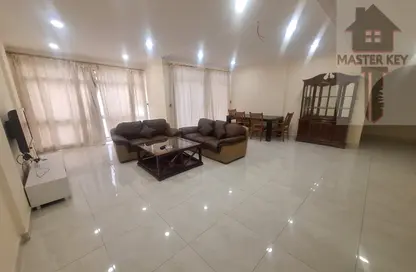 Apartment - 2 Bedrooms - 3 Bathrooms for rent in Al Juffair - Capital Governorate