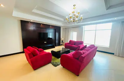 Apartment - 3 Bedrooms - 4 Bathrooms for rent in Zinj - Manama - Capital Governorate