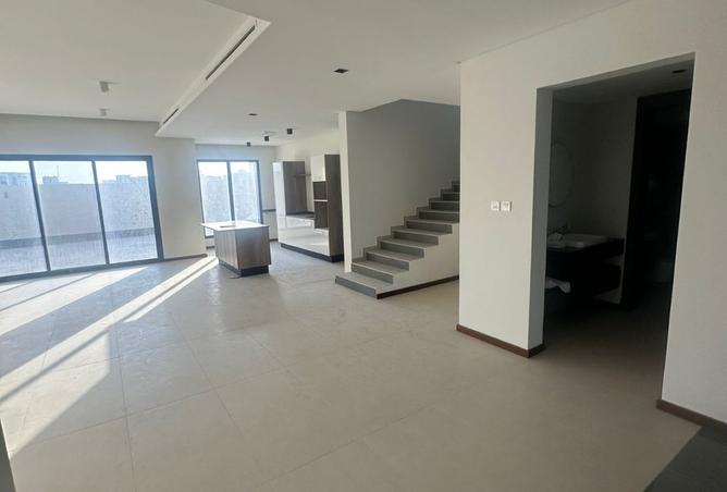 967534 - Property Image 2