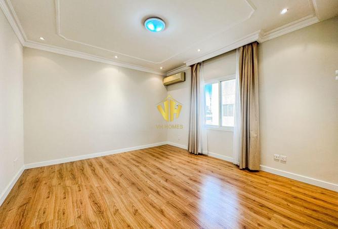 963172 - Property Image 3