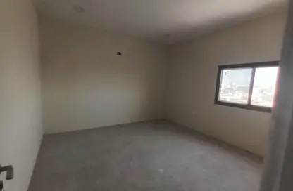 مكتب - استوديو - 2 حمامات للايجار في سترة - المحافظة الوسطى