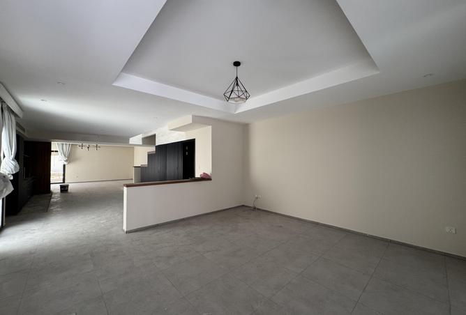 925161 - Property Image 2