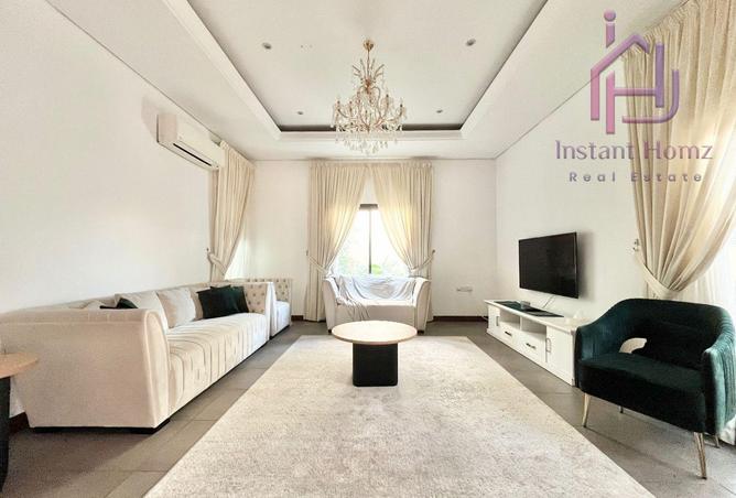 989383 - Property Image 2