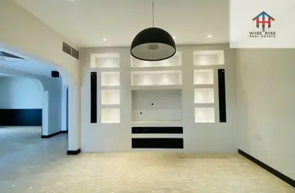 Villa - 4 Bedrooms - 4 Bathrooms for rent in Mahooz - Manama - Capital Governorate