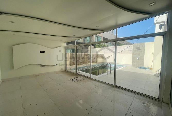 945461 - Property Image 2