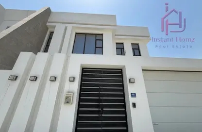 Villa - 4 Bedrooms - 6 Bathrooms for sale in Maqabah - Northern Governorate
