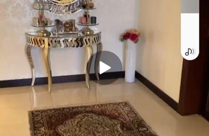 فيلا - 5 غرف نوم - 7 حمامات للبيع في الجنبية - المحافظة الشمالية