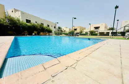 فيلا - 4 غرف نوم - 5 حمامات للايجار في الجنبية - المحافظة الشمالية