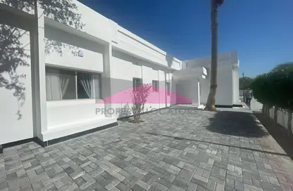 Compound - 3 Bedrooms - 3 Bathrooms for rent in Saar - Northern Governorate