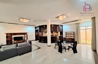 Villa - 4 Bedrooms - 5 Bathrooms for rent in Janabiya - Northern Governorate