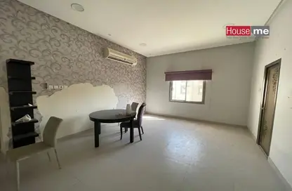 Room / Bedroom image for: Apartment - 2 Bedrooms - 3 Bathrooms for sale in Tubli - Central Governorate, Image 1