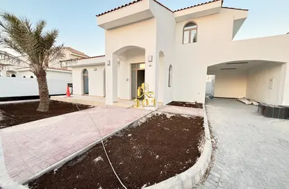 Compound - 4 Bedrooms - 3 Bathrooms for rent in Janabiya - Northern Governorate