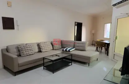 Apartment - 2 Bedrooms - 2 Bathrooms for rent in Mahooz - Manama - Capital Governorate