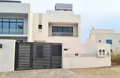 Villa - 4 Bedrooms - 5 Bathrooms for sale in Karzakkan - Northern Governorate