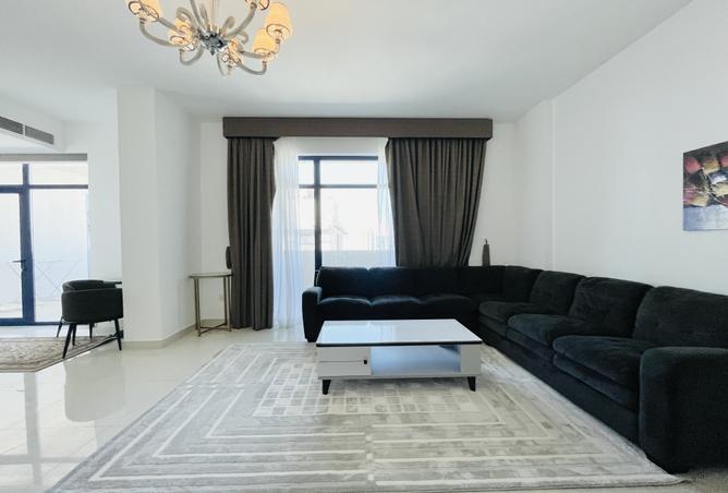 956831 - Property Image 2
