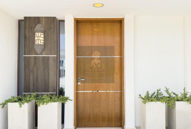 967192 - Property Image 2