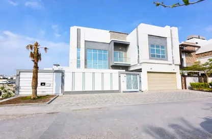 فيلا - 5 غرف نوم - 7 حمامات للبيع في الجنبية - المحافظة الشمالية