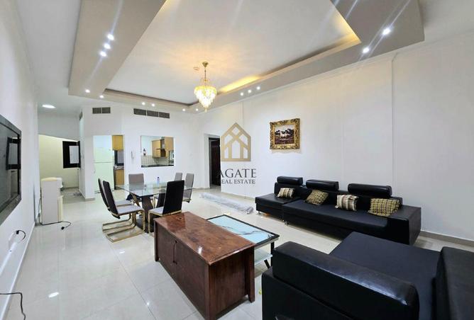 983930 - Property Image 2