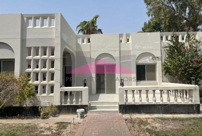 949362 - Property Image 2