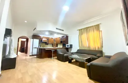 Apartment - 2 Bedrooms - 2 Bathrooms for rent in Al Juffair - Capital Governorate