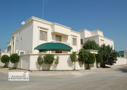 Villa - 4 bedrooms - 5 bathrooms for sale in Busaiteen - Muharraq Governorate