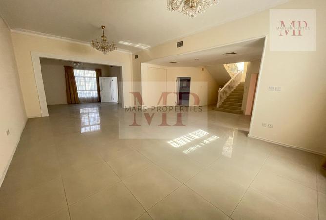 871044 - Property Image 2