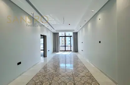 Apartment - 2 Bedrooms - 2 Bathrooms for rent in Sanabis - Manama - Capital Governorate