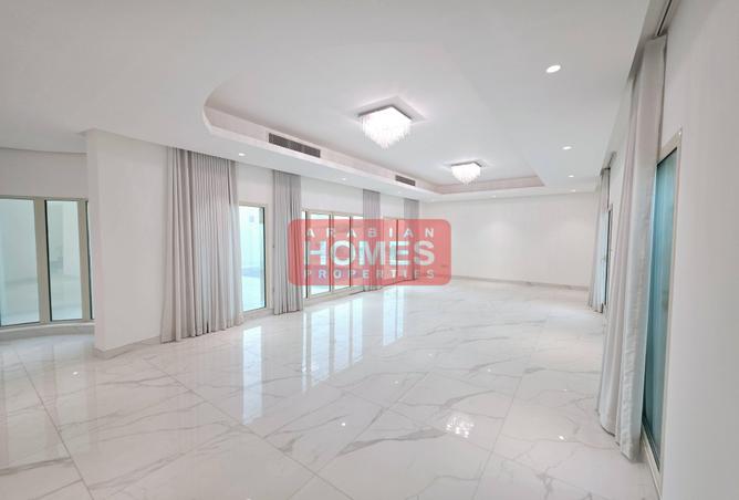 968120 - Property Image 2