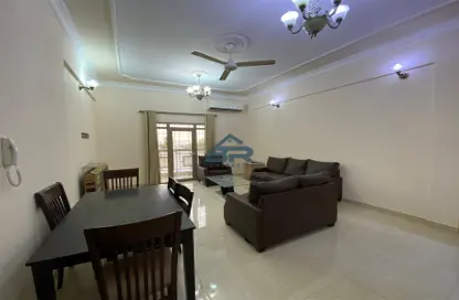 صورة لـ غرفة المعيشة / غرفة الطعام شقة - 2 غرف نوم - 3 حمامات للايجار في الزنج - المنامة - محافظة العاصمة ، صورة رقم 1