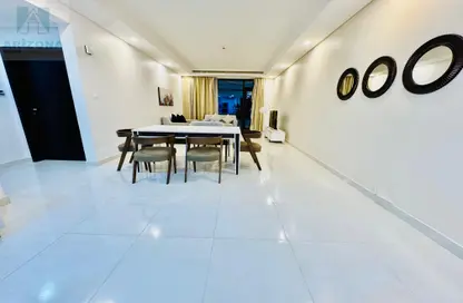 شقة - 2 غرف نوم - 2 حمامات للايجار في اللاجون - أمواج - المحرق