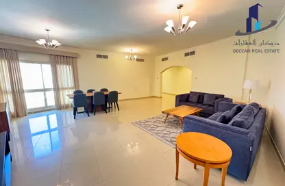 Apartment - 3 Bedrooms - 3 Bathrooms for rent in Al Juffair - Capital Governorate