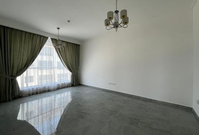 953573 - Property Image 2